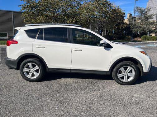 Super White 2013 Toyota RAV4 XLE