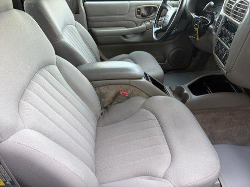 2003 Chevrolet S-10 Base