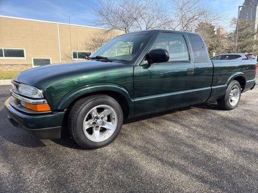 2003 Chevrolet S-10 Base