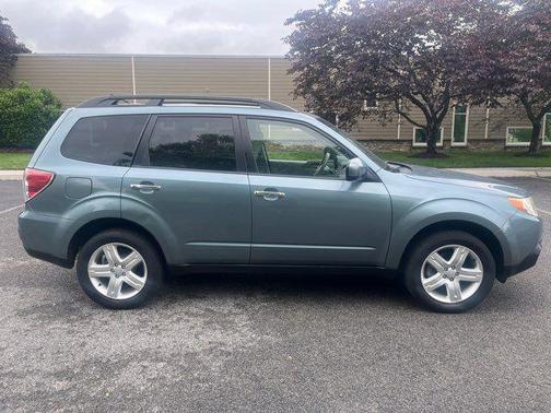 Sage Green Metallic 2010 Subaru Forester 2.5 X Premium