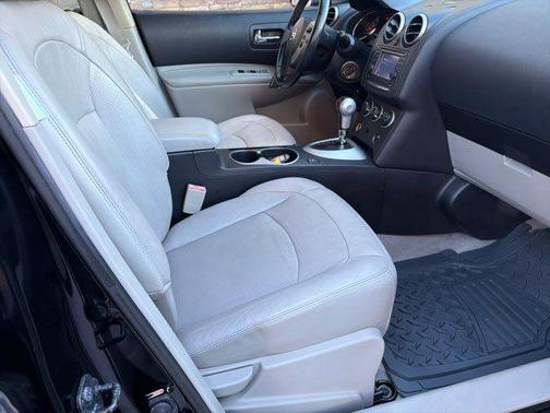 2011 Nissan Rogue SV