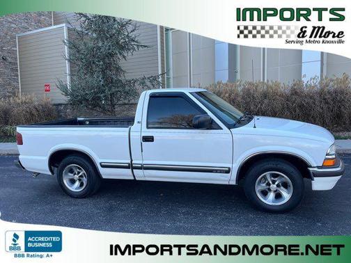 2001 Chevrolet S-10 Base