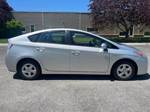 Classic Silver Metallic 2011 Toyota Prius II