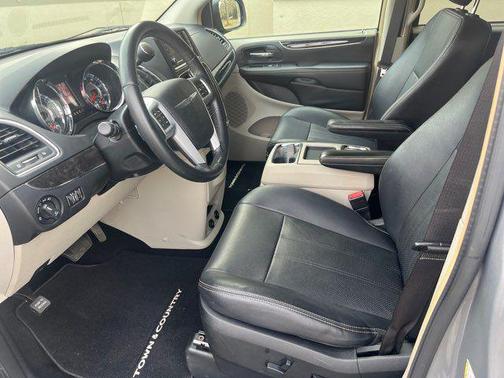 2013 Chrysler Town & Country Touring-L