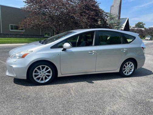 2012 Toyota Prius v Five