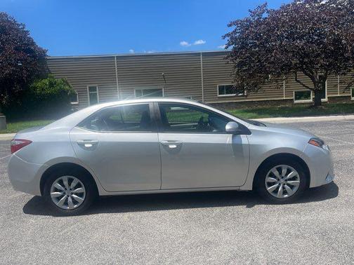 Classic Silver Metallic 2015 Toyota Corolla LE