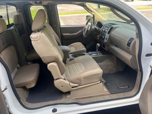 Avalanche 2011 Nissan Frontier SV