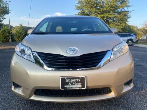 2011 Toyota Sienna LE