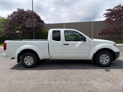 Glacier White 2019 Nissan Frontier S