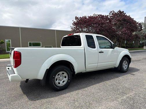 Glacier White 2019 Nissan Frontier S