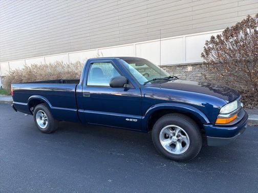 2003 Chevrolet S-10 Base