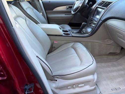 2013 Lincoln MKX Base