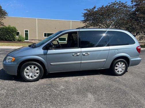 2005 Chrysler Town & Country Touring
