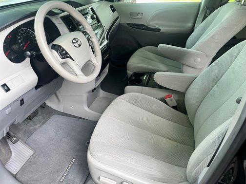 Black 2014 Toyota Sienna LE