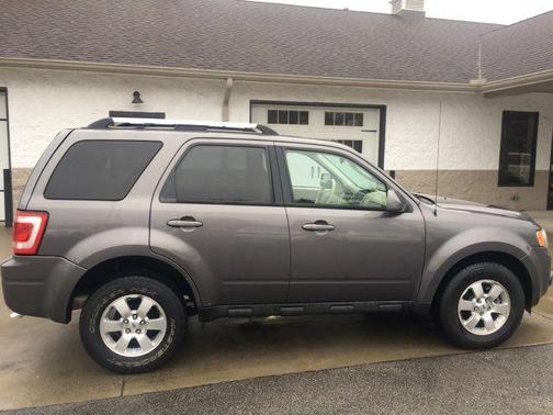 Photo 1 of 32 of 2010 Ford Escape Limited