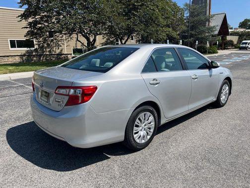 Classic Silver Metallic 2012 Toyota Camry Hybrid LE
