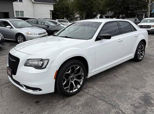 2018 Chrysler 300 Touring