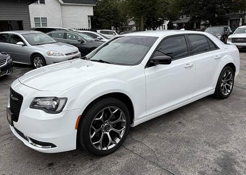 2018 Chrysler 300 Touring