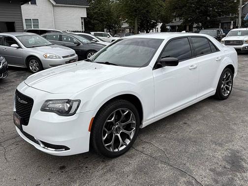 2018 Chrysler 300 Touring