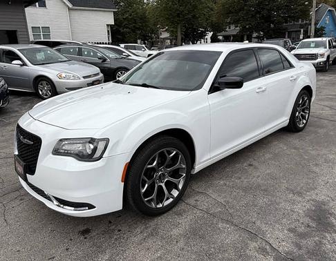 2018 Chrysler 300 Touring