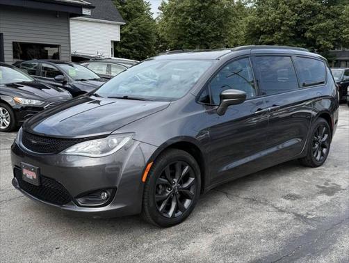 2018 Chrysler Pacifica Touring Plus