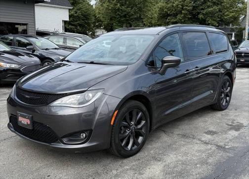 2018 Chrysler Pacifica Touring Plus