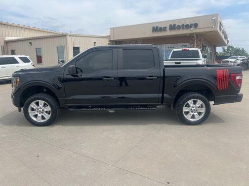 AGATE BLACK METALLIC 2023 Ford F-150 XL