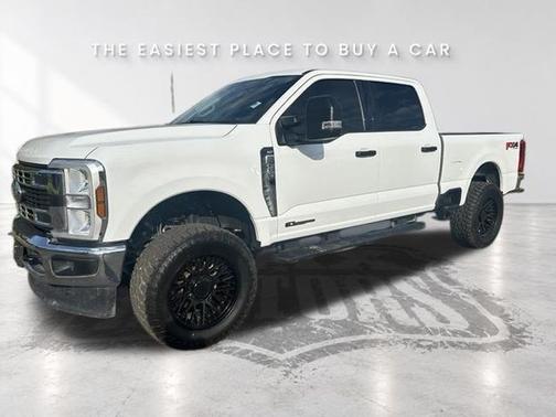 Oxford White 2025 Ford F-250 XLT