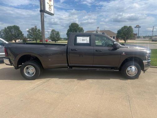 Granite Crystal Metallic Clearcoat 2026 RAM 3500 Tradesman