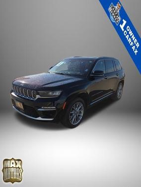 Diamond Black Crystal Pearlcoat 2022 Jeep Grand Cherokee Summit
