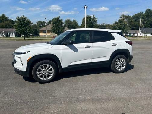 Summit White 2026 Chevrolet Trailblazer LS