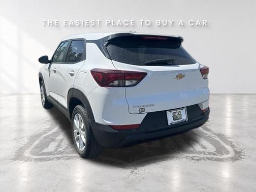 Summit White 2026 Chevrolet Trailblazer LS