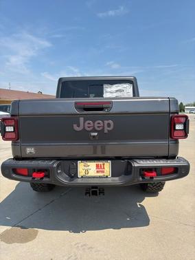 Granite Crystal Metallic Clearcoat 2026 Jeep Gladiator Shadow Ops