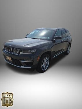 Baltic Gray Metallic Clearcoat 2024 Jeep Grand Cherokee Summit