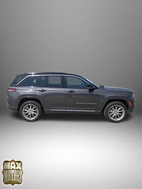 Baltic Gray Metallic Clearcoat 2024 Jeep Grand Cherokee Summit