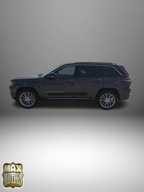 Baltic Gray Metallic Clearcoat 2024 Jeep Grand Cherokee Summit