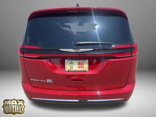 Red Hot Pearlcoat 2026 Chrysler Pacifica Select