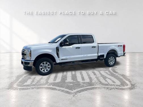 Oxford White 2024 Ford F-250 XLT