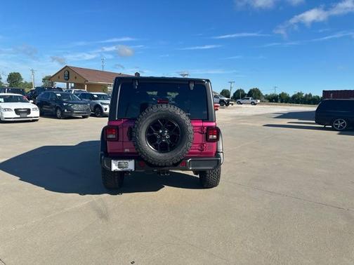 Tuscadero Pearlcoat 2026 Jeep Wrangler Willys