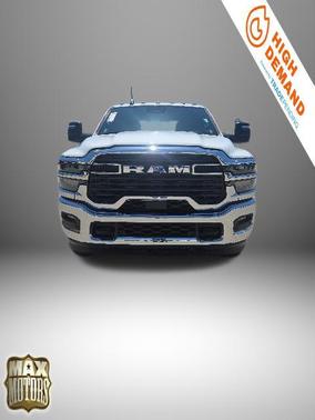Bright White Clearcoat 2026 RAM 3500 Tradesman Crew Cab 4x4 8' Box
