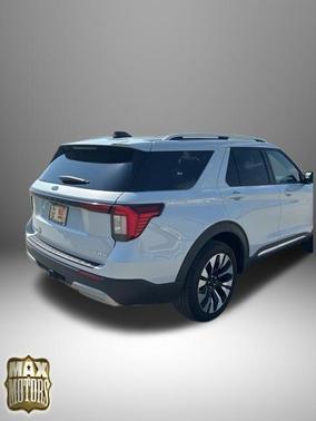 Space White Metallic 2025 Ford Explorer Platinum