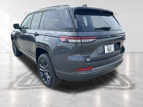 Baltic Gray Metallic Clearcoat 2026 Jeep Grand Cherokee Limited Reserve 4x4
