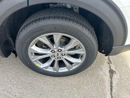 STAR WHITE MET TRI-COAT 2024 Ford Explorer XLT