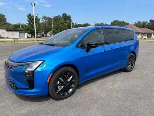 Hydro Blue Pearlcoat 2027 Chrysler Pacifica Select AWD