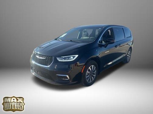 Diamond Black Crystal Pearlcoat 2025 Chrysler Pacifica Hybrid Select