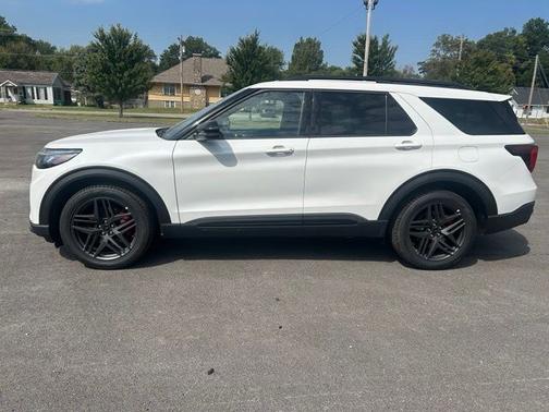 Star White Metallic Tri-Coat 2026 Ford Explorer ST 4WD