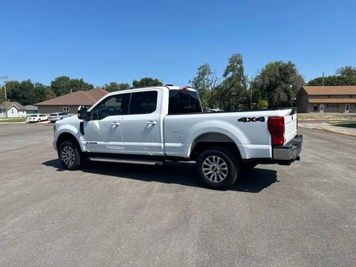 Oxford White 2022 Ford F-250 Lariat