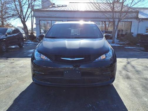 2026 Chrysler Voyager LX