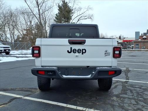 2022 Jeep Gladiator Willys