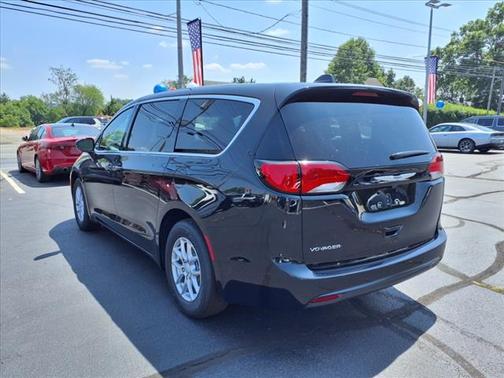 2026 Chrysler Voyager LX